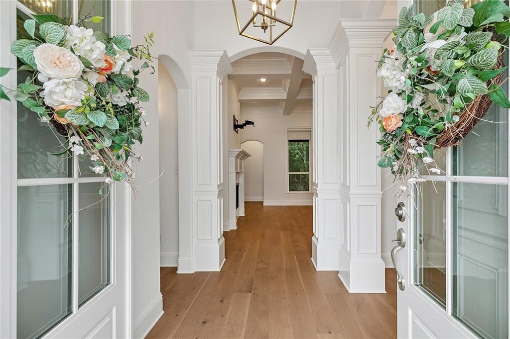 588 N CORNICHE DU LAC