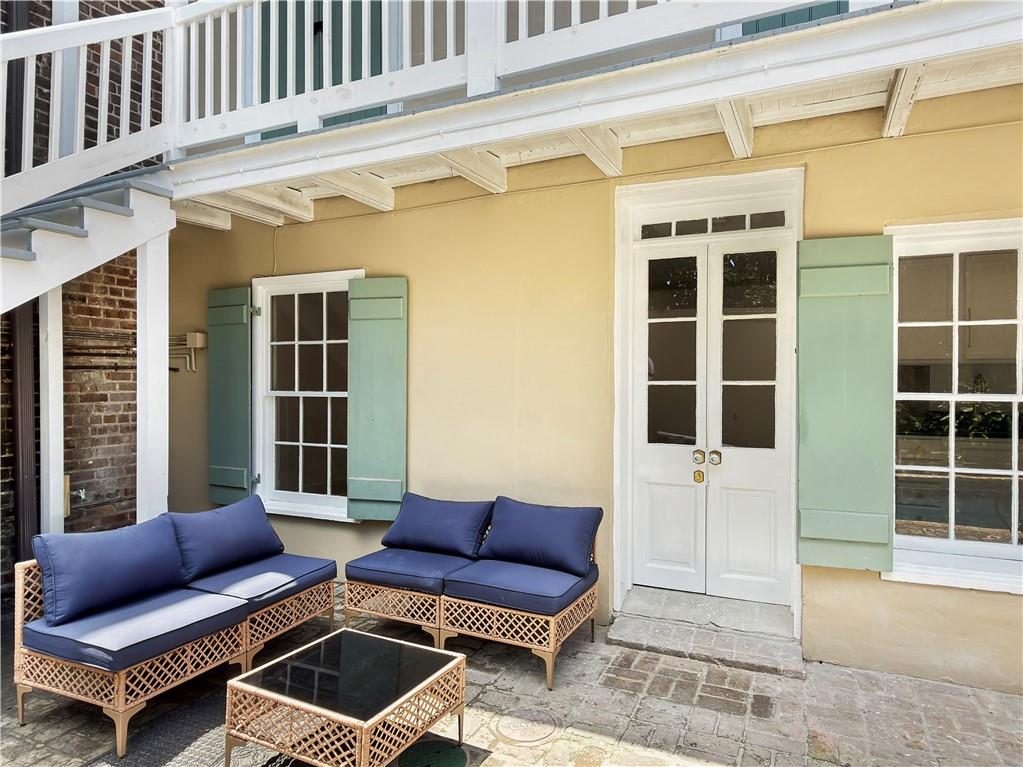 618 DAUPHINE Street 1D