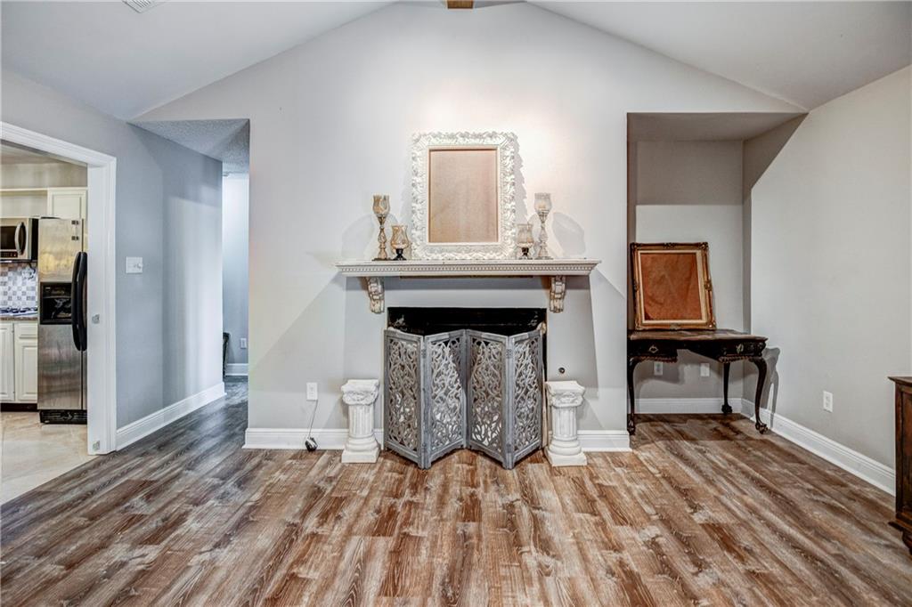 4 GREENWOOD Drive
