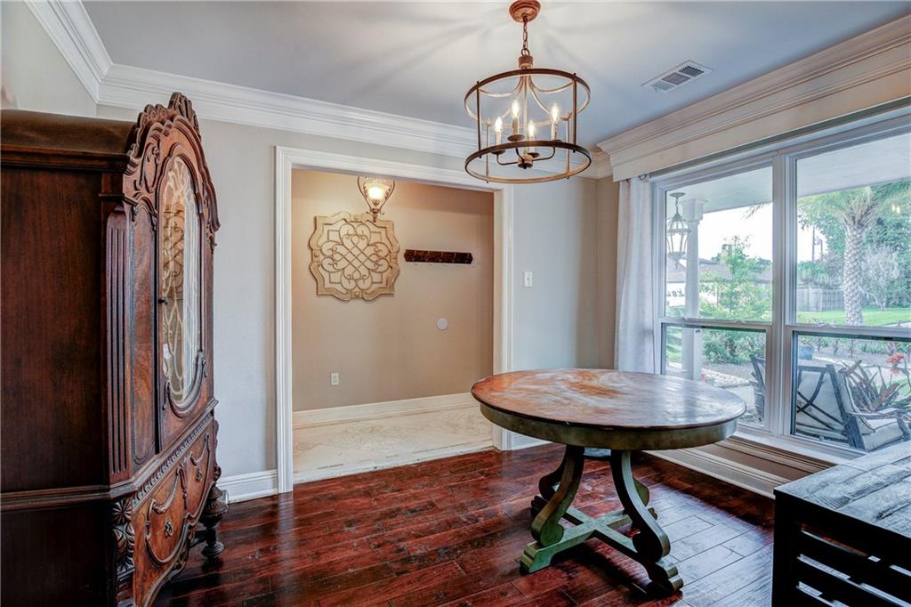 4 GREENWOOD Drive
