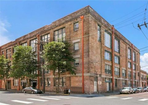 1111 S PETERS Street 105 New Orleans LA 70130