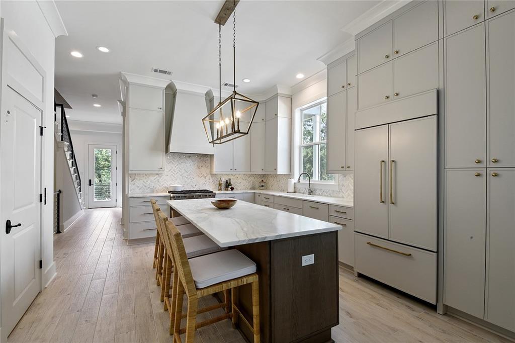 Mandeville, Louisiana 70471, United States, 3 Bedrooms Bedrooms, ,3 BathroomsBathrooms,Residential,Pending,56391