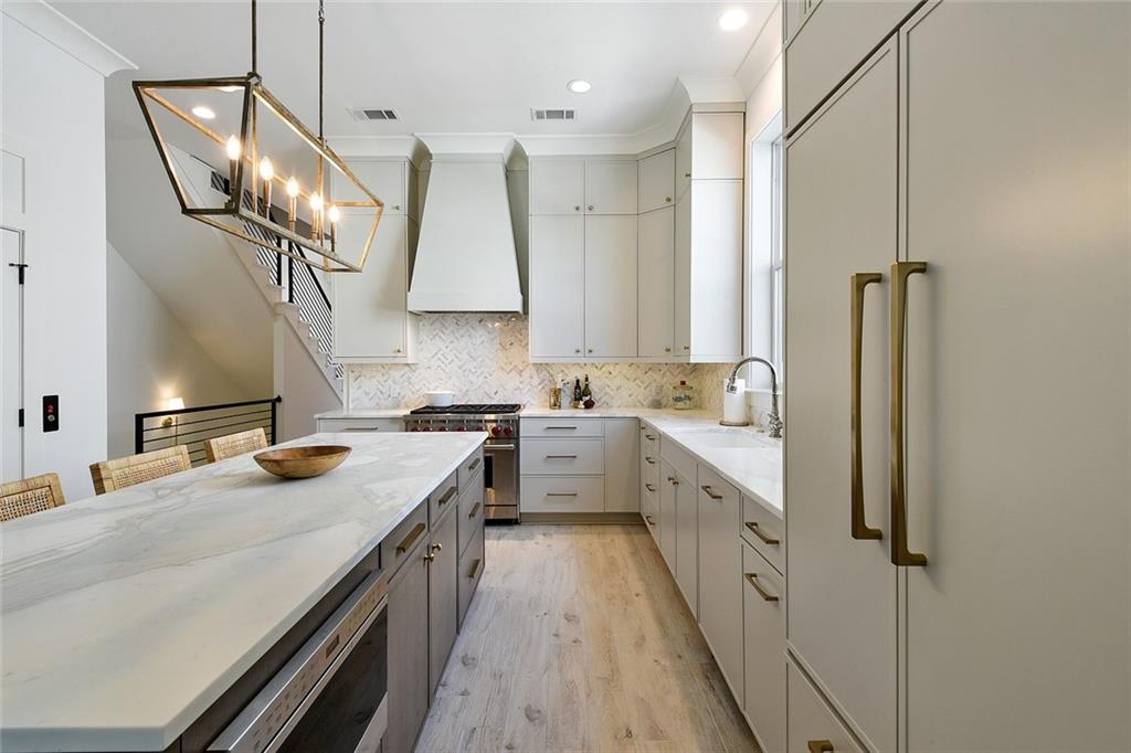 Mandeville, Louisiana 70471, United States, 3 Bedrooms Bedrooms, ,3 BathroomsBathrooms,Residential,Pending,56391