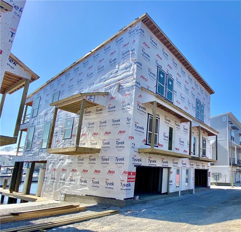 Mandeville, Louisiana 70471, United States, 3 Bedrooms Bedrooms, ,3 BathroomsBathrooms,Residential,Pending,56391