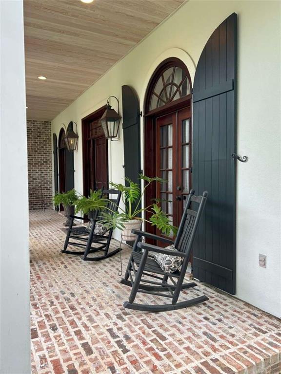7 SPANISH MOSS Court