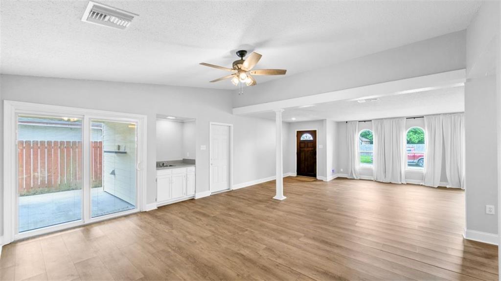 Gretna, Louisiana 70056, United States, 3 Bedrooms Bedrooms, ,2 BathroomsBathrooms,Residential,Pending,117425