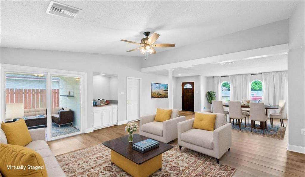 Gretna, Louisiana 70056, United States, 3 Bedrooms Bedrooms, ,2 BathroomsBathrooms,Residential,Pending,117425