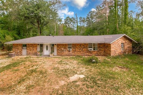 22258 J L PARSONS Road Springfield LA 70462