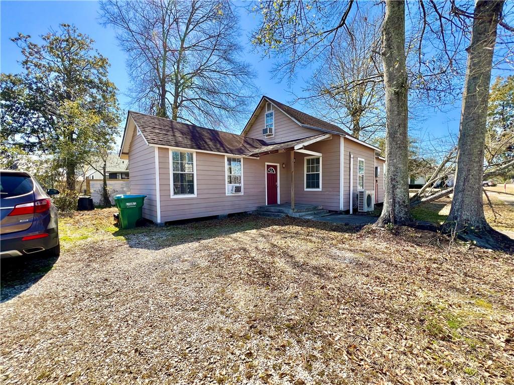 Hammond, Louisiana 70401, United States, 3 Bedrooms Bedrooms, ,2 BathroomsBathrooms,Residential,Pending,64417