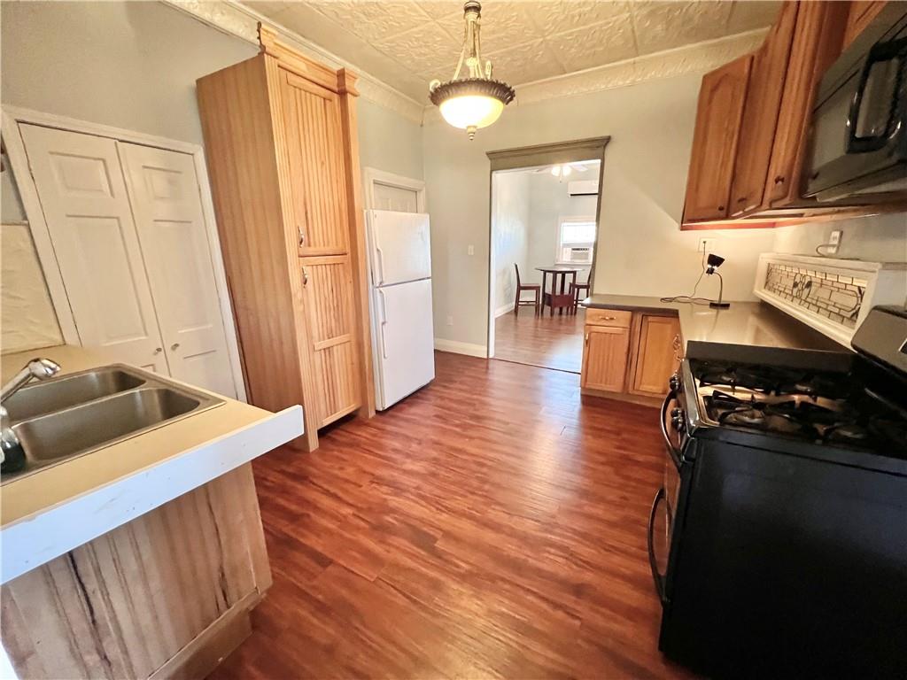 Hammond, Louisiana 70401, United States, 3 Bedrooms Bedrooms, ,2 BathroomsBathrooms,Residential,Pending,64417