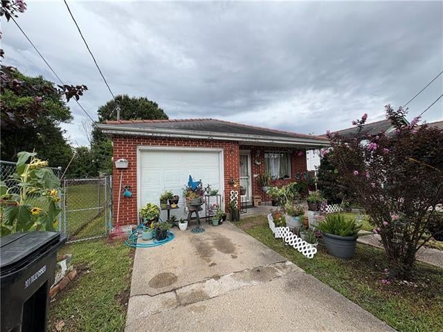 1023 LEBOEUF Street