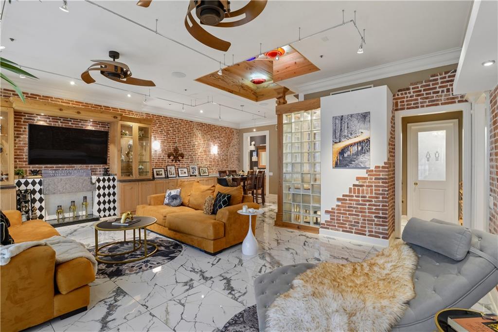 600 PORT OF NEW ORLEANS Place 6H