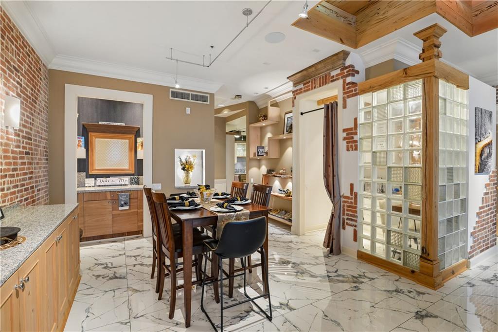 600 PORT OF NEW ORLEANS Place 6H