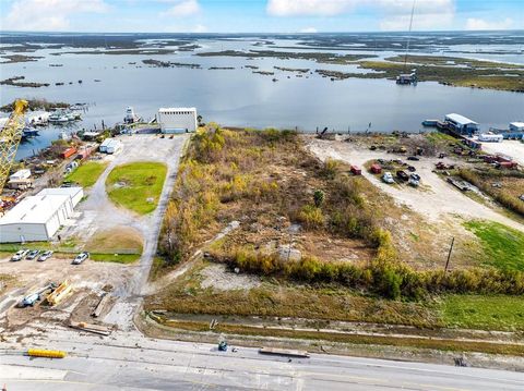 6321 PARIS Road Chalmette LA 70043