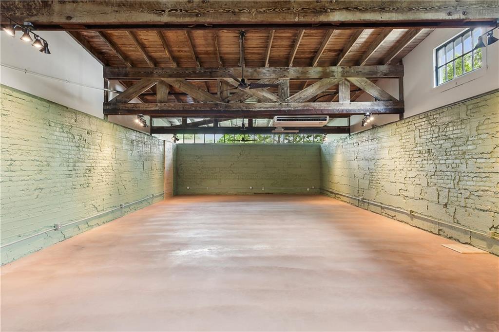 New Orleans, Louisiana 70117, United States, ,Residential,Active,60571