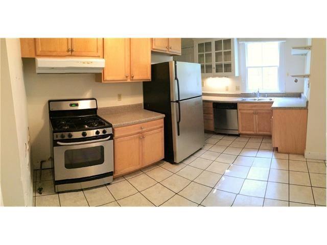 New Orleans, Louisiana 70115, United States, 4 Bedrooms Bedrooms, ,2 BathroomsBathrooms,Residential,Active,238938