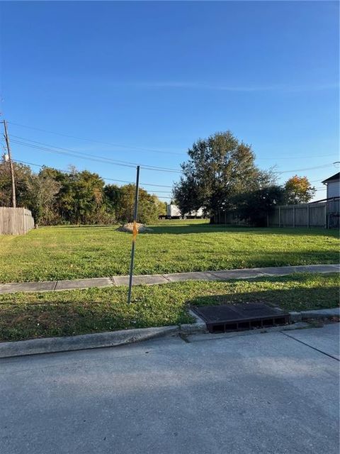 113 NORTON Drive Arabi LA 70032