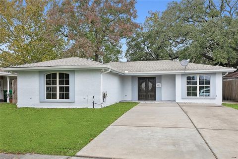 1713 THOMAS Street Gretna LA 70053