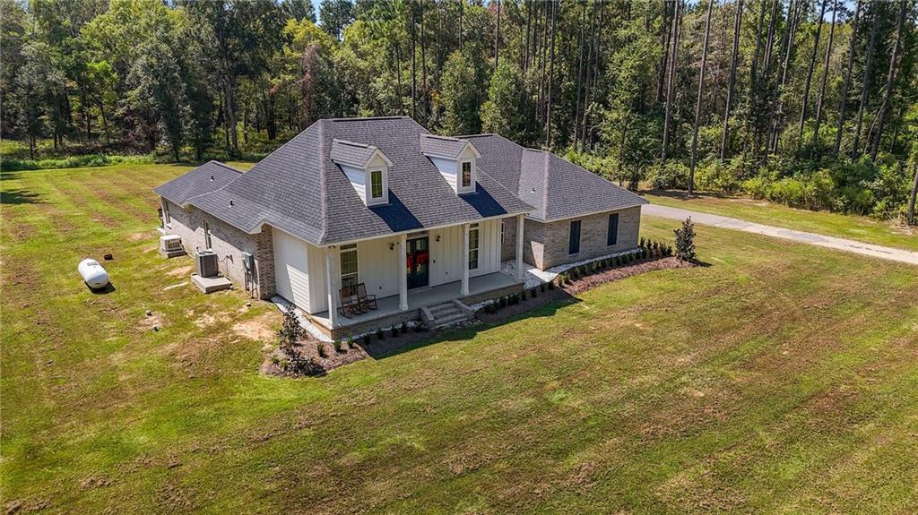 Denham Springs, Louisiana 70706, United States, 4 Bedrooms Bedrooms, ,4 BathroomsBathrooms,Residential,Pending,198997