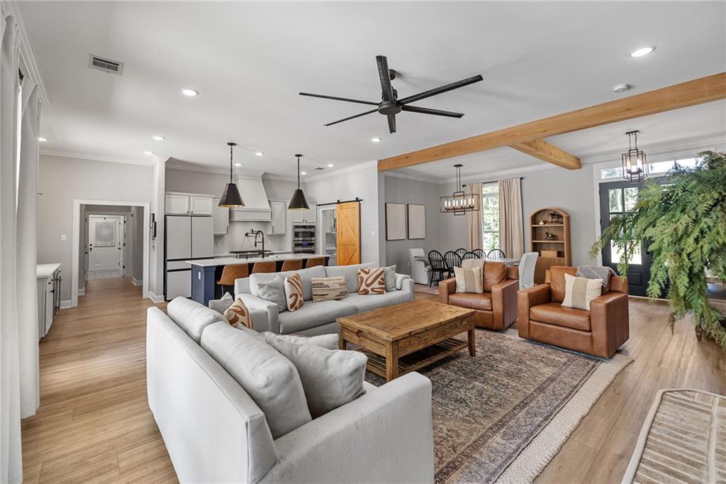 Denham Springs, Louisiana 70706, United States, 4 Bedrooms Bedrooms, ,4 BathroomsBathrooms,Residential,Pending,198997