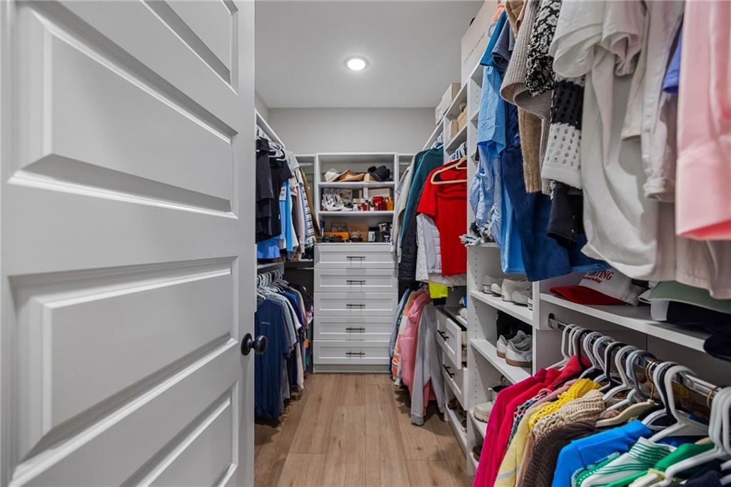 Denham Springs, Louisiana 70706, United States, 4 Bedrooms Bedrooms, ,4 BathroomsBathrooms,Residential,Pending,198997