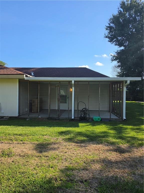 704 ARNOLD Avenue