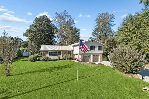 1318 LIVINGSTON ST, MANDEVILLE, LA 70448 - Image 53467c54cc05c8f8d0746d93593e5d8d/1261079959