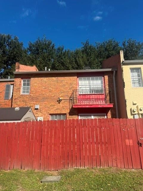 5715 COUNT Lane