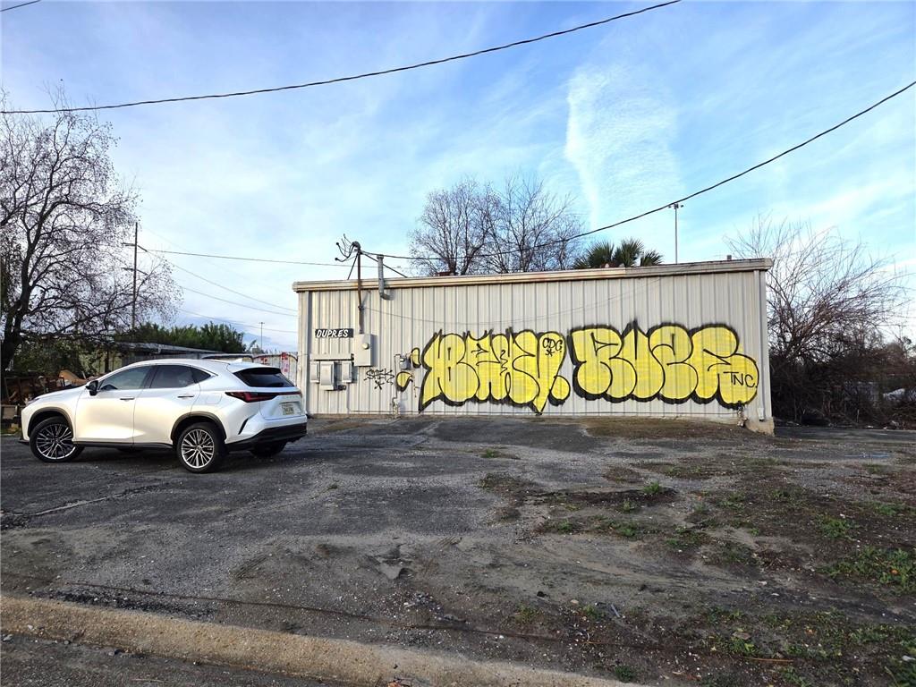 3030 FRANKLIN Avenue