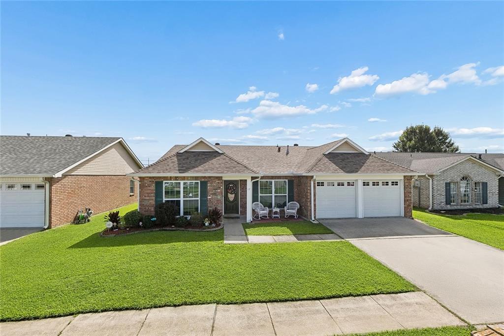 17 OAKLEY Drive