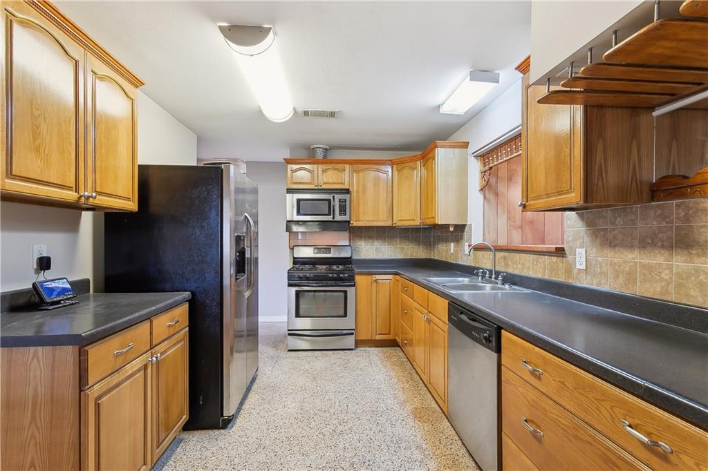 Arabi, Louisiana 70032, United States, 3 Bedrooms Bedrooms, ,2 BathroomsBathrooms,Residential,Active,28741