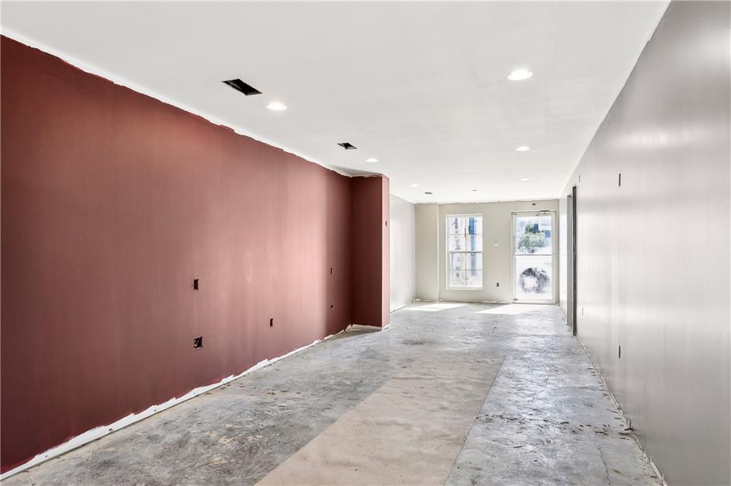 2400 BARATARIA Boulevard
