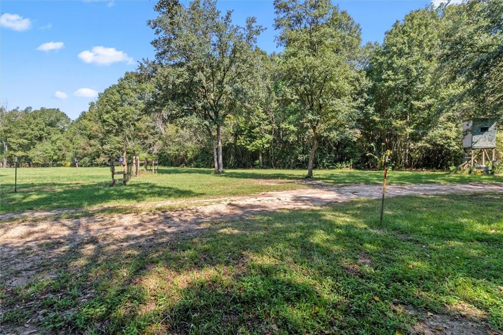 18035 A LA TUNG Road