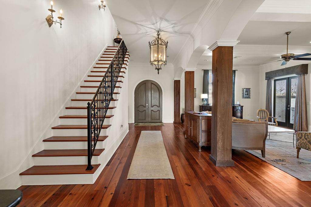 601 LAKE Circle