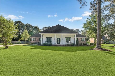 Photo of 497 SECLUDED GROVE Loop, Madisonville, LA 70447 (MLS # 2556862)