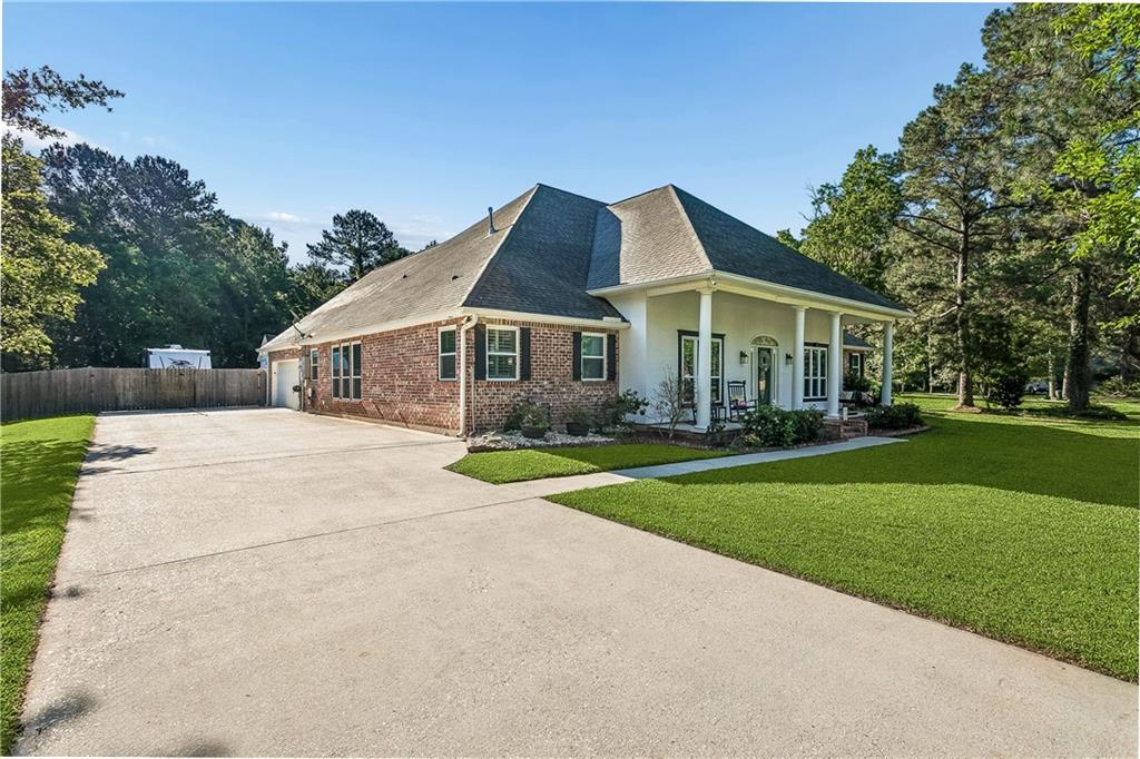 497 SECLUDED GROVE Loop