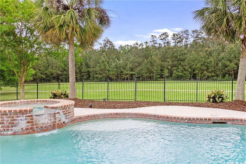 216 MERION Circle