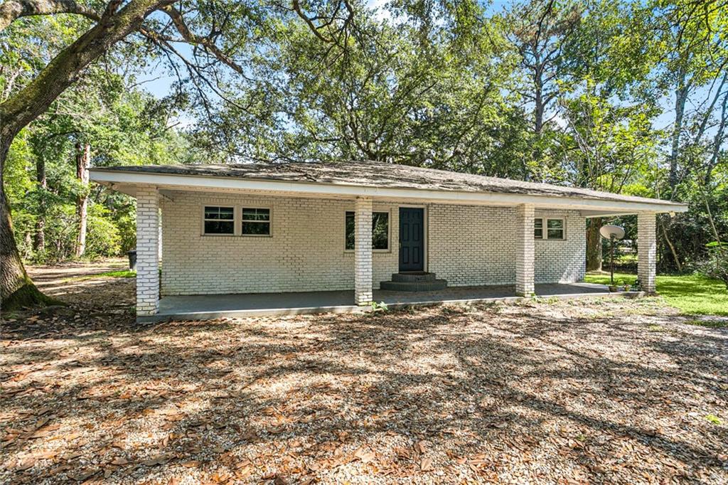 Covington, Louisiana 70435, United States, 4 Bedrooms Bedrooms, ,2 BathroomsBathrooms,Residential,Active,226514