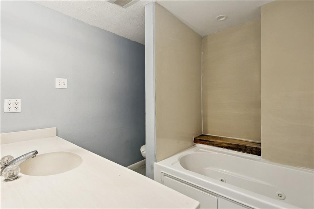 Covington, Louisiana 70435, United States, 4 Bedrooms Bedrooms, ,2 BathroomsBathrooms,Residential,Active,226514