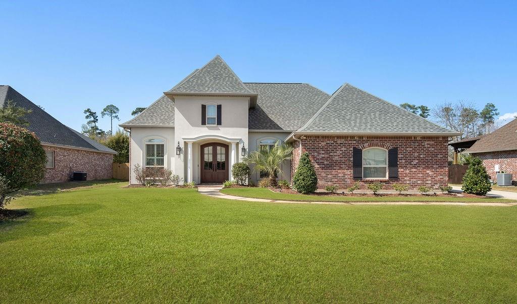 1067 SCARLET OAK Lane