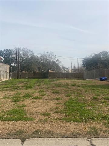 1318901 GEN COLLINS Avenue