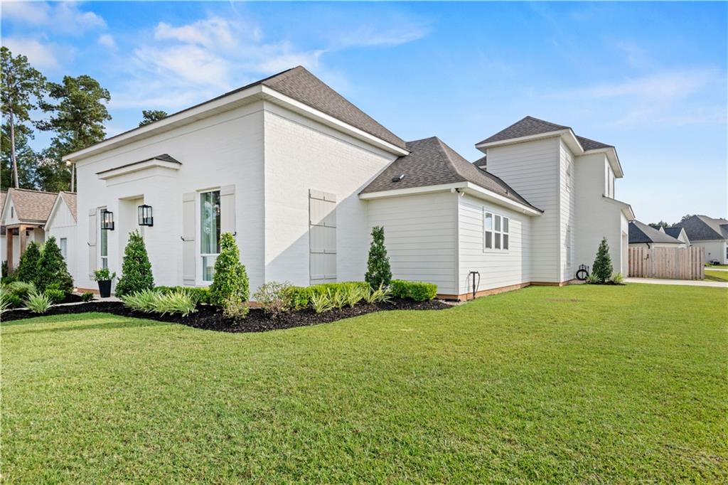 1505 BLACK PINE Court