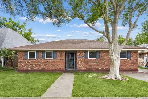 Photo of 8713 BOCAGE Place, River Ridge, LA 70123 (MLS # 2553165)