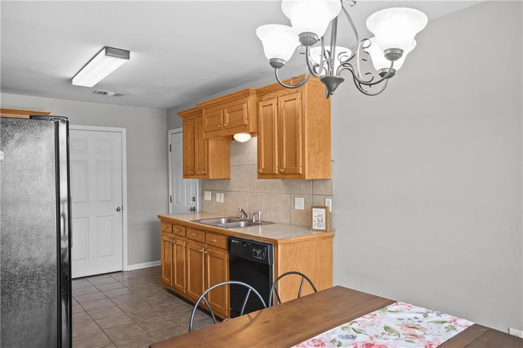 35038 NAPOLEON Drive