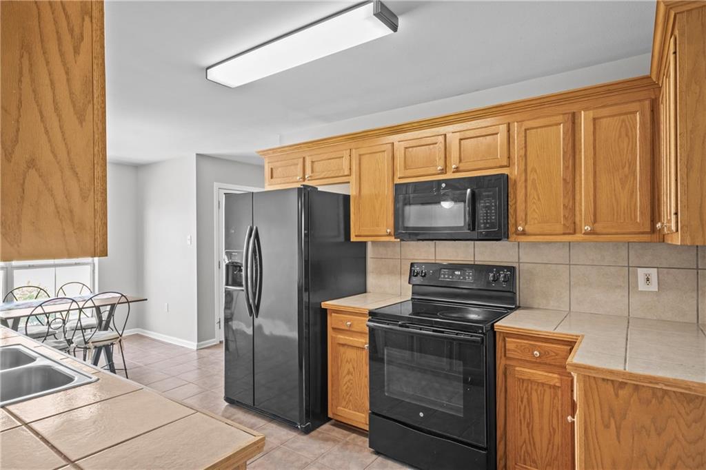 35038 NAPOLEON Drive