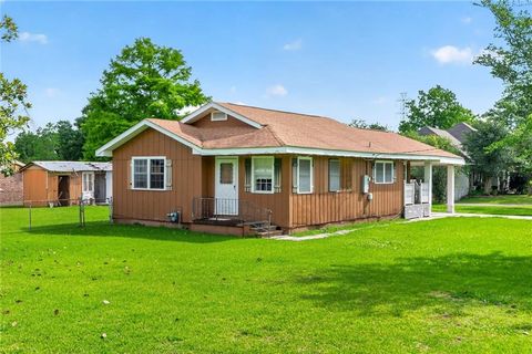 Photo of 2072 CYPRESS Street, La Place, LA 70068 (MLS # 2558896)