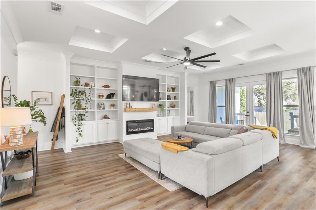 2909 DECOMINE Drive