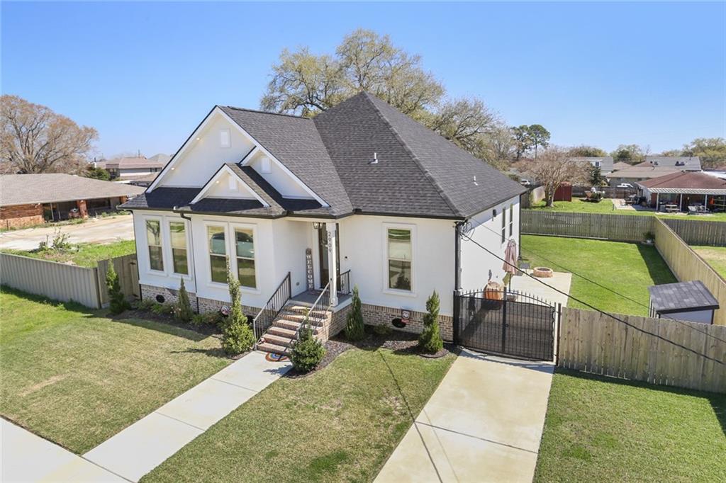2909 DECOMINE Drive