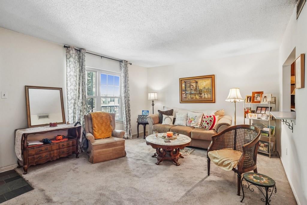 2712 WHITNEY Place 627