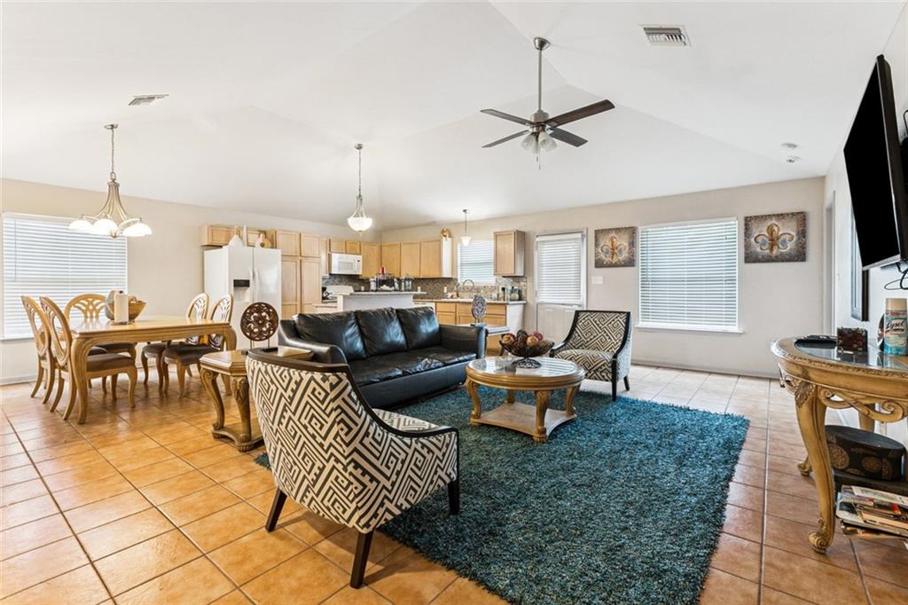 2126 GENERAL COLLINS Avenue